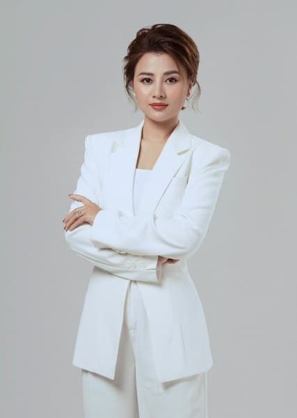 Hoa hậu Doanh nhân Việt Nam' ủng hộ Quỹ Vắc-xin Covid-19