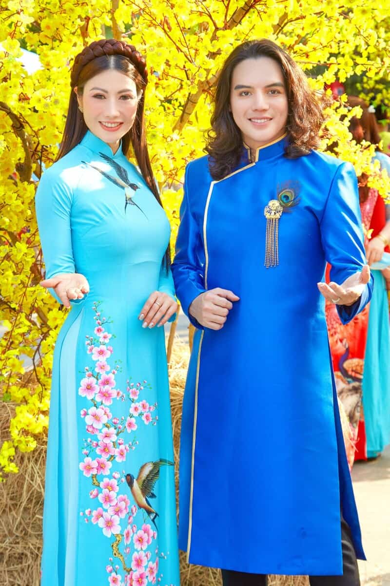 Hoa hậu Doanh nhân Đào Ái Nhi khoe nhan sắc cực phẩm với áo dài - ảnh 2